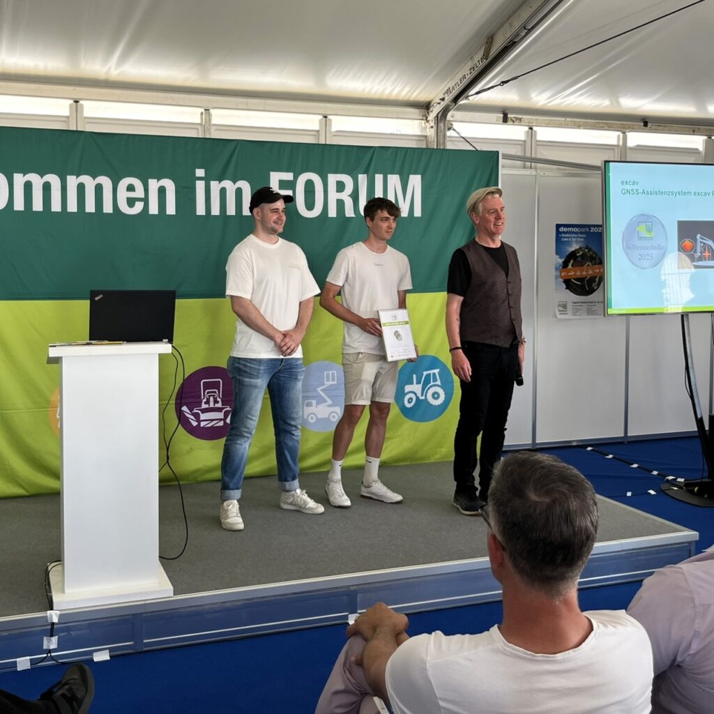 excav Team der excav UG auf der Preisverleihung der Silbermedaille für Innovationen auf der demopark 205 in Hörselberg (Thüringen)