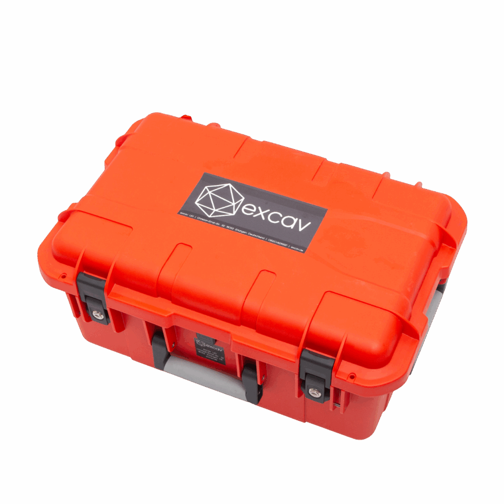 excav Gesamtsystem im Transportkoffer mit Schaumstoffinlets Mobiles 3D-GNSS-Assistenzsystem excav PILOT für präzise Erdarbeiten im Tiefbau der excav GmbH
