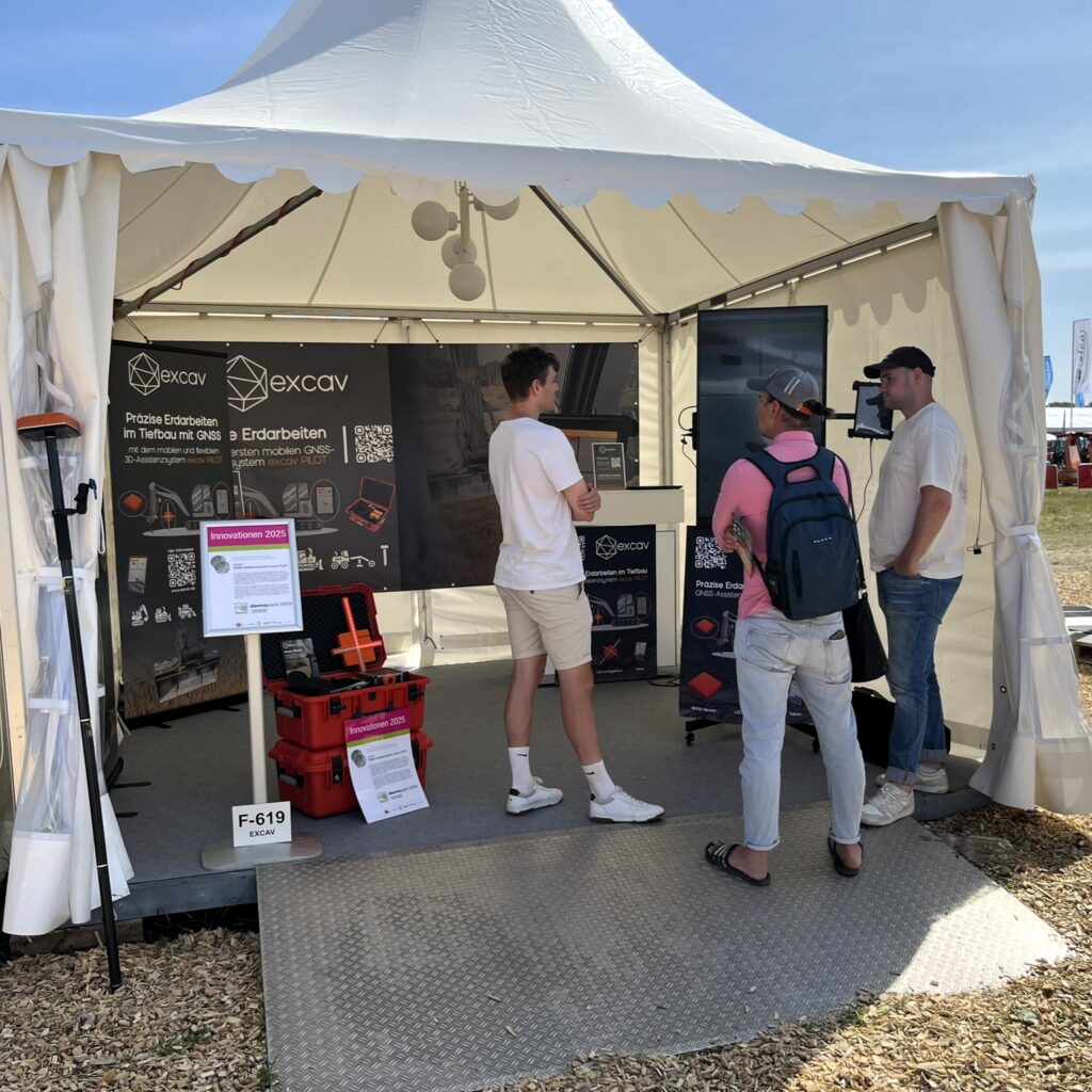 Team der excav GmbH auf der Baumesse demopark 2025 in Hörselberg in Thüringen